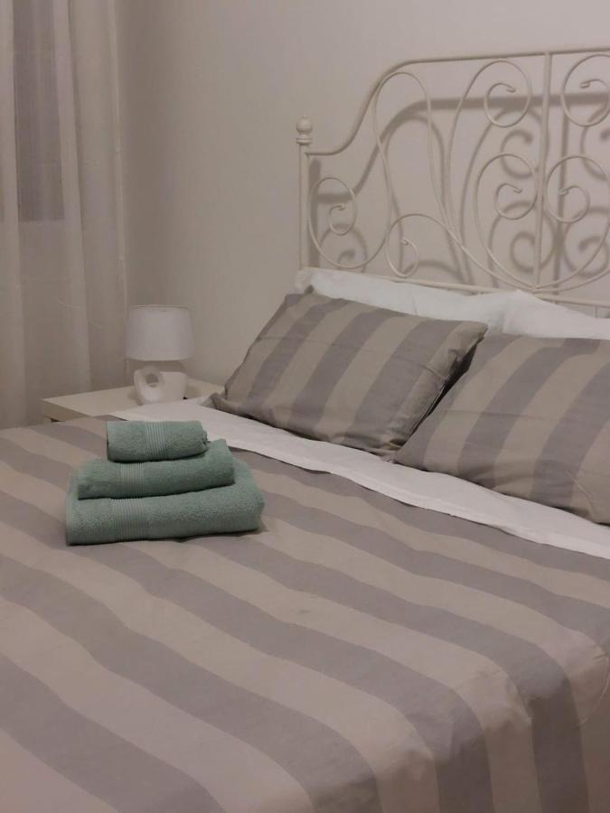 M.Aurelio Red Apartment Милано Екстериор снимка