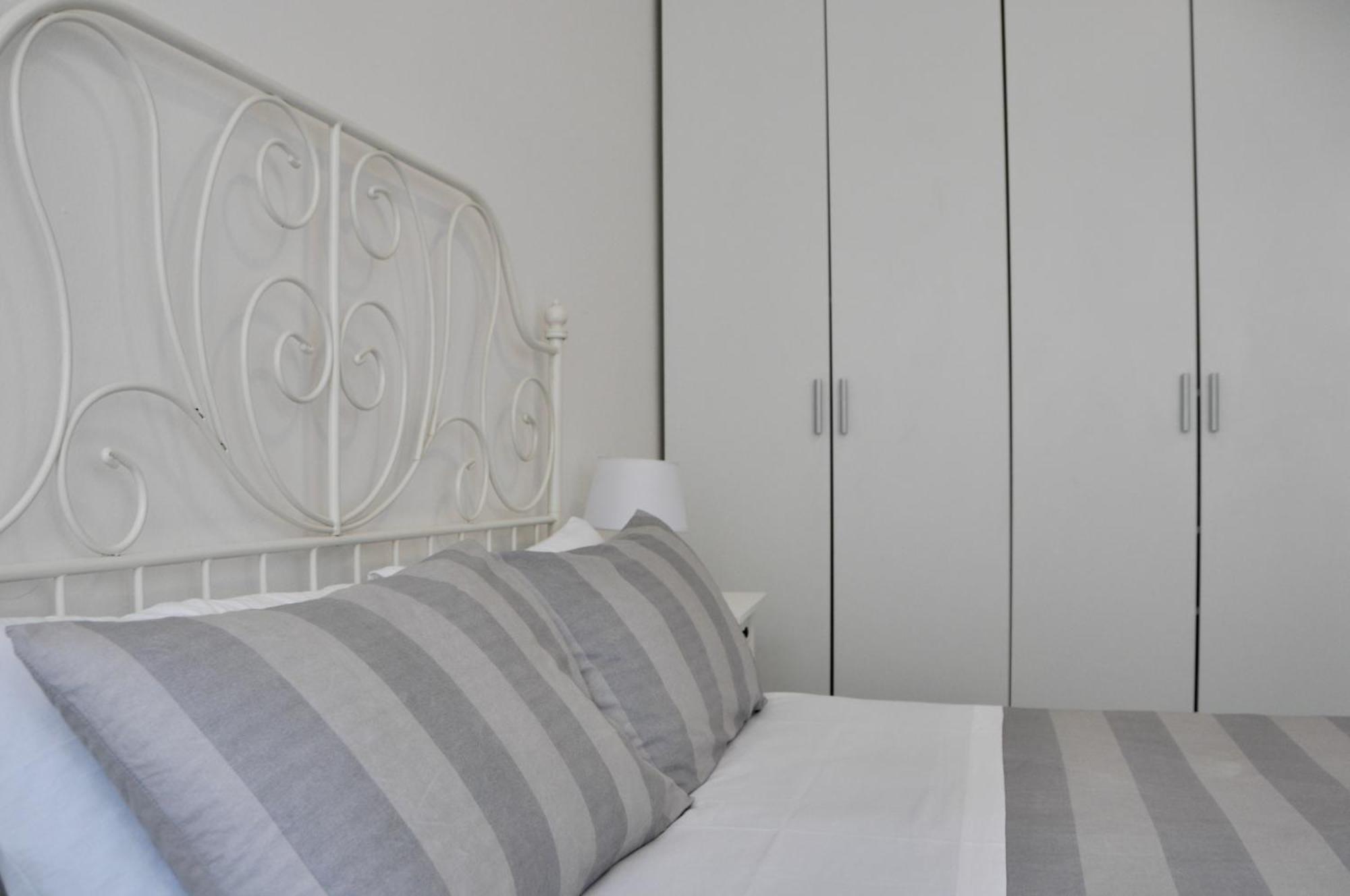 M.Aurelio Red Apartment Милано Екстериор снимка