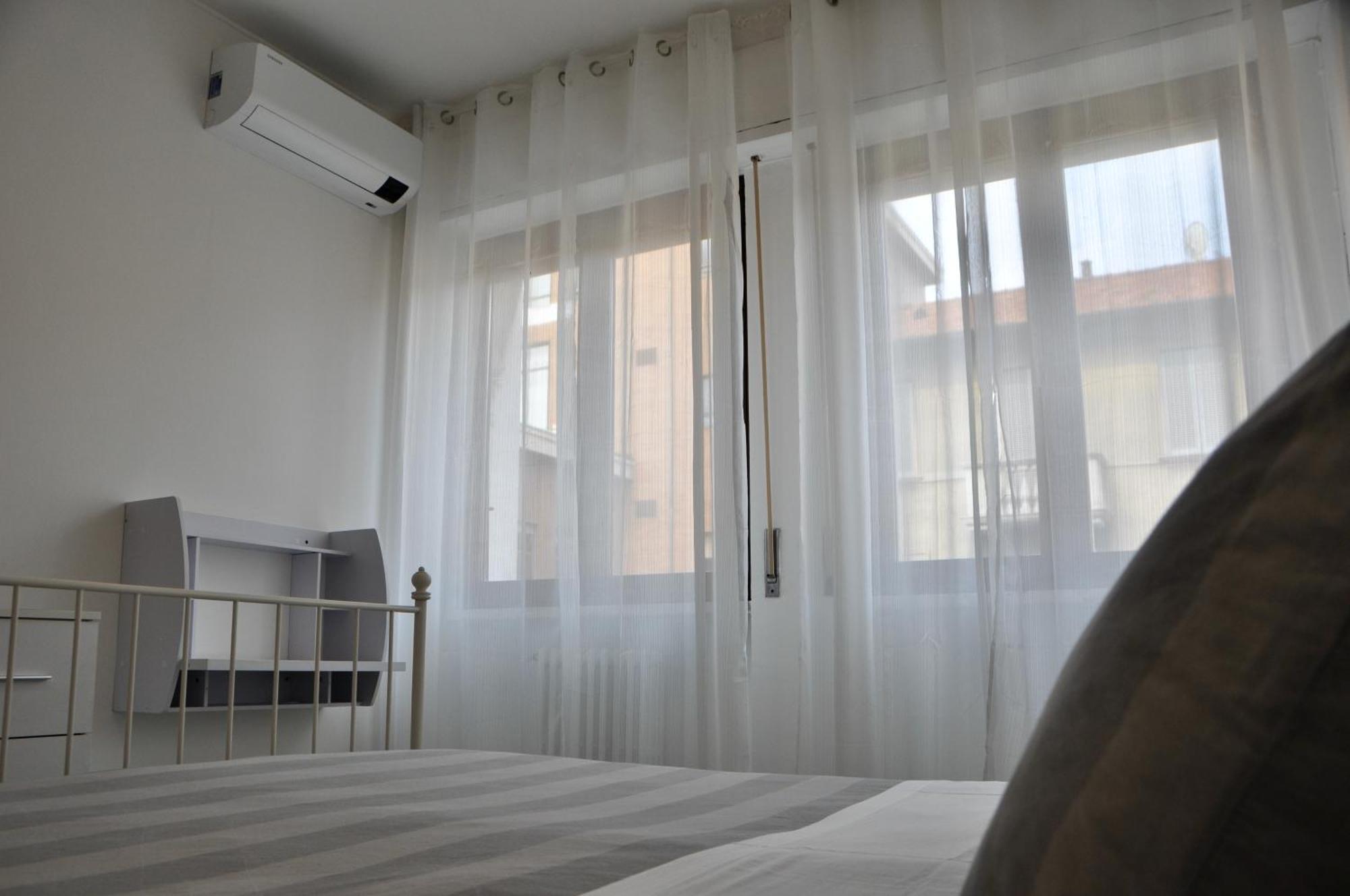 M.Aurelio Red Apartment Милано Екстериор снимка
