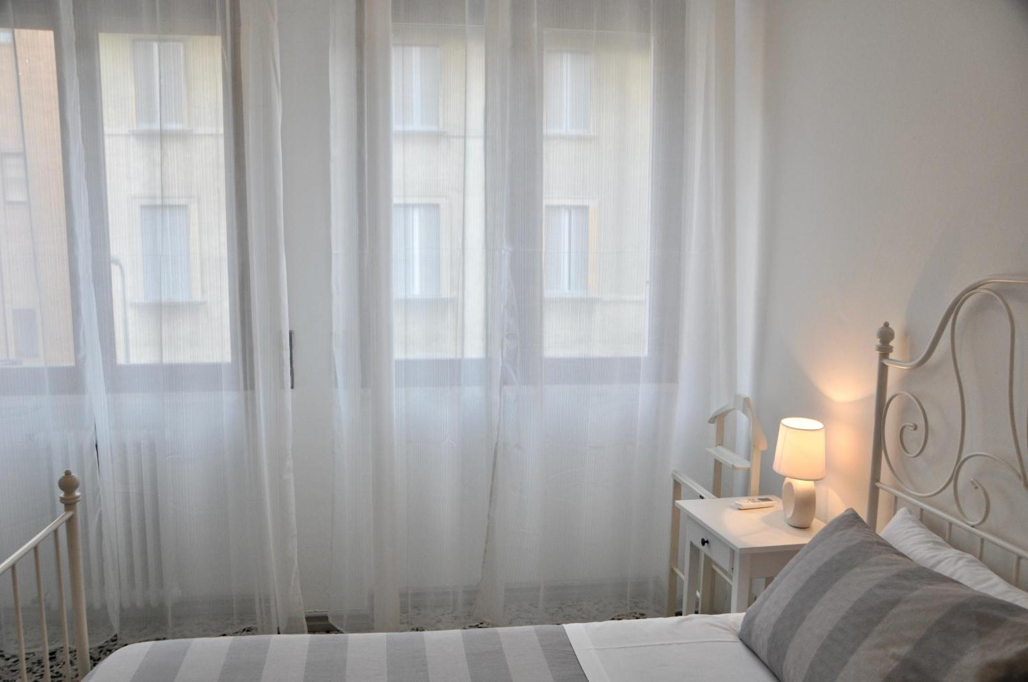 M.Aurelio Red Apartment Милано Екстериор снимка